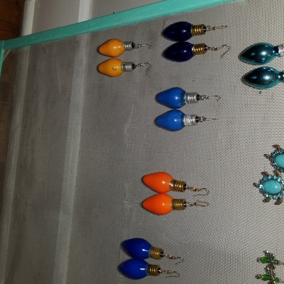 Christmas light bulb earrings - Picture 3 of 3